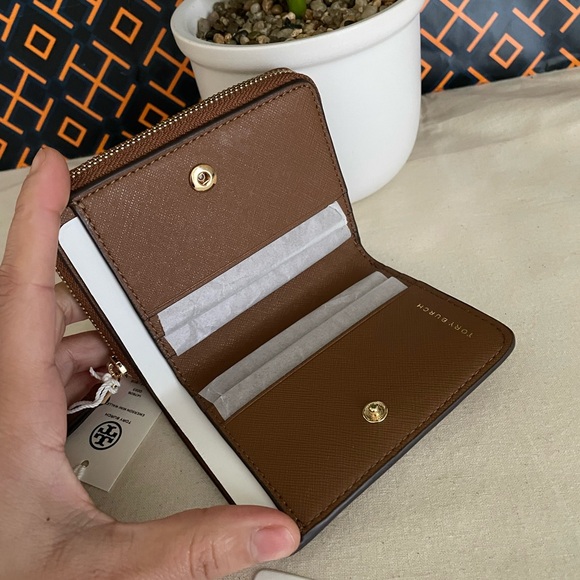 NWT , tory burch Emerson mini wallet brown - Picture 4 of 10